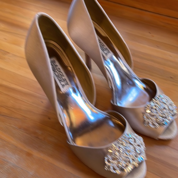 Badgley Mischka Satin Heels - Picture 3 of 4